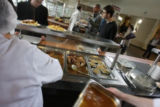 Une plateforme pour aider la restauration collective dans la transition alimentaire