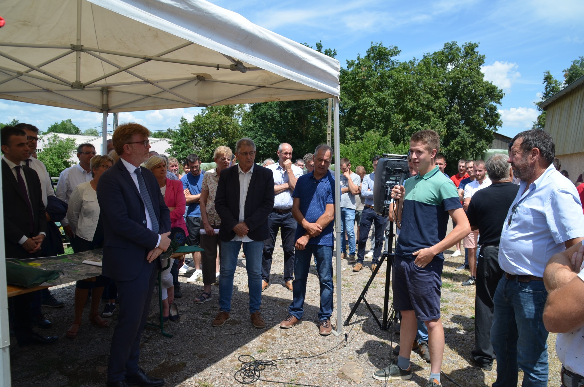 Le ministre est sorti du bois pour parler du loup