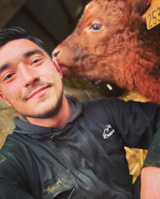 Un jeune agriculteur auvergnat s'est fait sa place sur Tik Tok