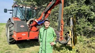 On reprend « enfin » du service