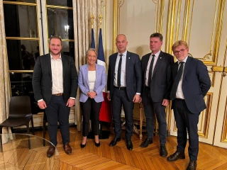 Élisabeth Borne renonce aux hausses de redevances sur les pollutions diffuses et l'eau