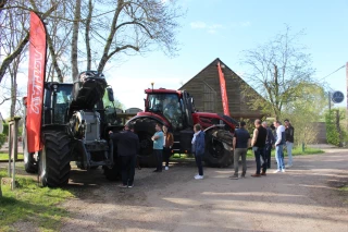 La série Q de Valtra présentée à Riel-les-Eaux