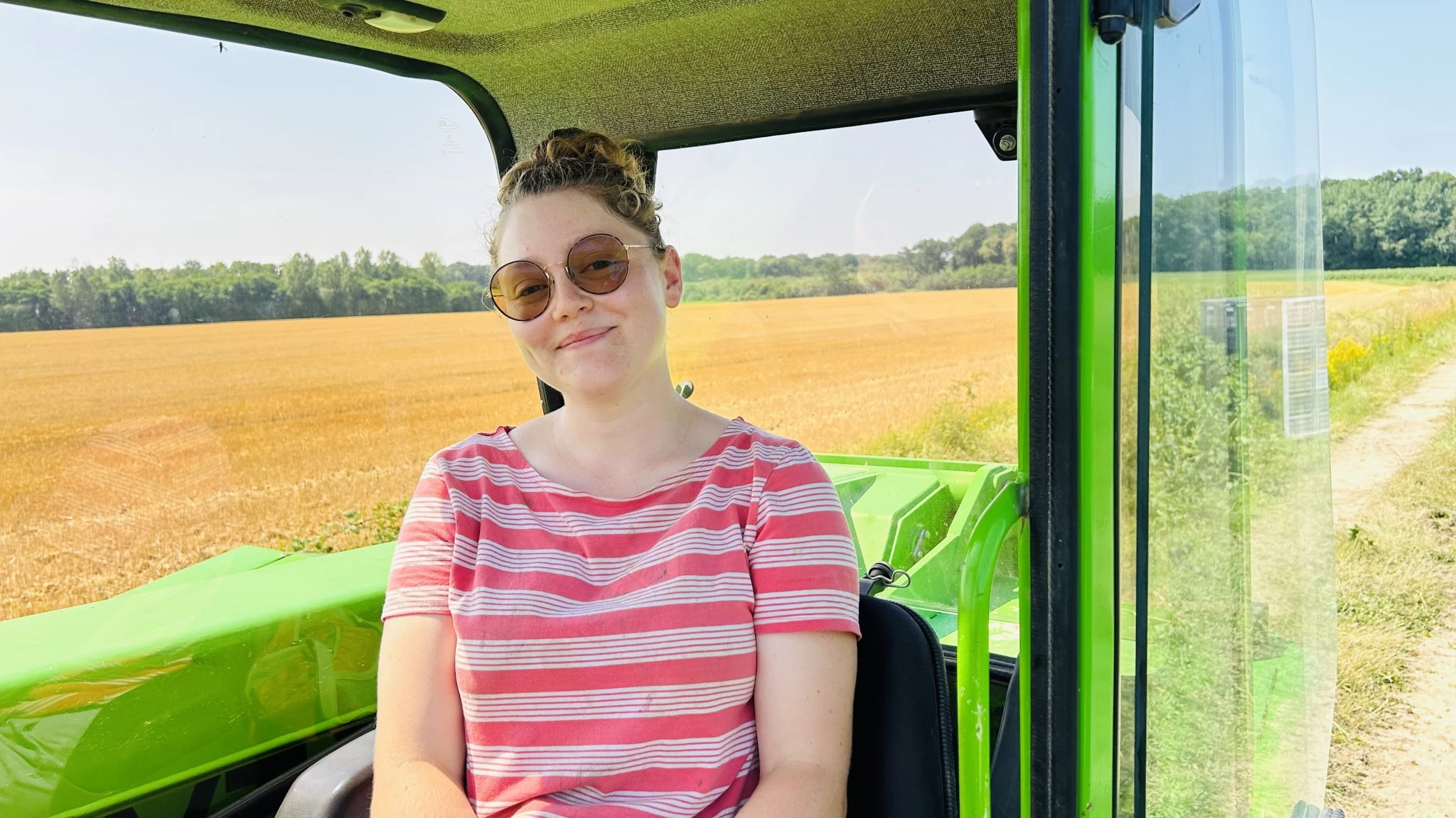 Pauline, la tractoriste