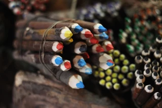 Du bois de saule aux crayons, il n’y a qu’un pas