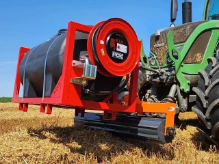 Gam Agri Pièces // Un rouleau tasse-andain combiné à la cuve à incendie