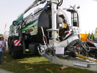 Fliegl // Des tonnes à lisier à cuve en polyester