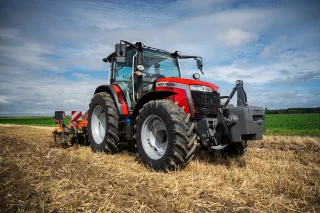 Massey Ferguson // Les tracteurs 5M succèdent aux 5700 M