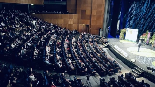 Le 27, le mois prochain