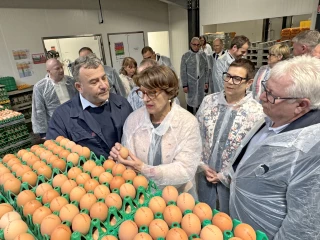 Annie Genevard dans le Doubs, pour parler « œufs »