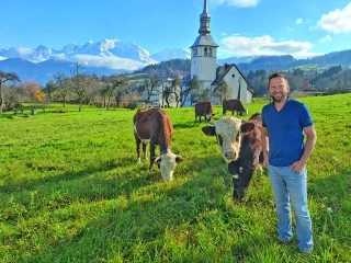 Ludger Pallafray, éleveur et hôte face au Mont-Blanc