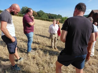 2 000 euros quand il en manque 150 000... ça suffit !
