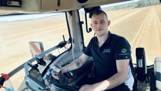 Broyer les cailloux pour ménager le matériel