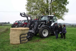 Le Valtra Démo Tour accueilli à Luzy