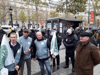 1200 tracteurs dans Paris : une manifestation inédite