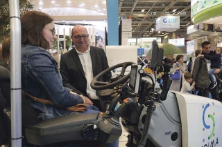 Opération séduction pour le machinisme agricole