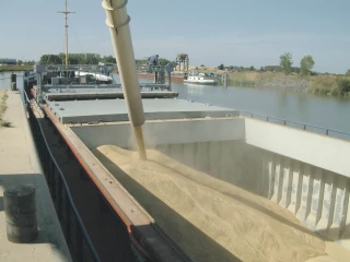 Le casse-tête de l’acheminement du grain à Fos-sur-Mer