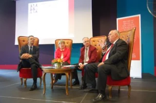 Des adaptations dans la politique commerciale et institutionnelle