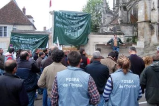 Les agriculteurs sont venus sonner matines au préfet