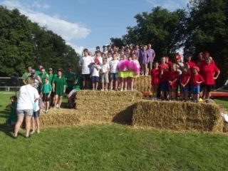 Des œufs, des cordes, de l’eau,  des balles rondes et des polochons... la vie!