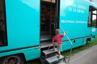 La caravane de la culture sillonne la campagne nivernaise cet été