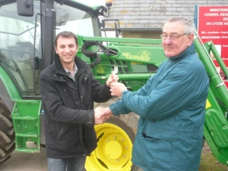 Un John Deere au lycée de Challuy