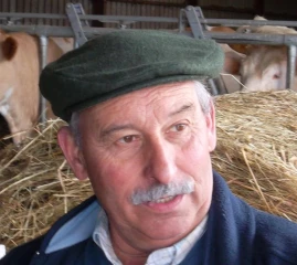 Des vaches ou des fleurs, à chaque éleveur de choisir …