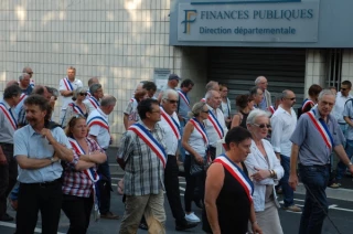 300 élus nivernais ont battu le pavé neversois