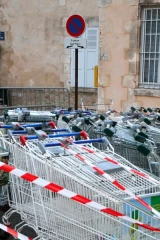La nuit, tous les caddies sont gris !