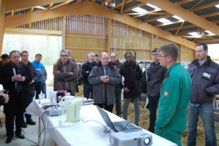 Une visite sur fond d’urgence