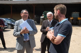 Le préfet sur le terrain