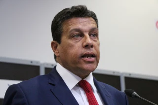 L’urgence  : accompagner les femmes et les hommes humainement, économiquement et socialement