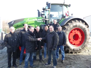 Les Ets Boucheron livrent  leur premier Fendt 1000