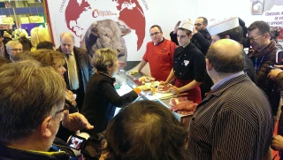 Deux espaces de communication  pour une grande région de production