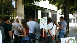 Les agrobiologistes de Bourgogne en manif au Conseil à Dijon