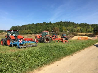 Une démonstration entre vignes et grandes cultures