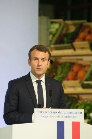 Emmanuel Macron prévoit une loi au 1er semestre 2018