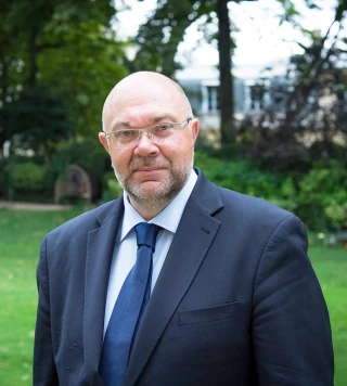 S. Travert: «On a donné un cadre et on attend des actes»