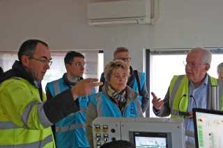 Marie-Guite Dufay en visite chez Monnet-Sève