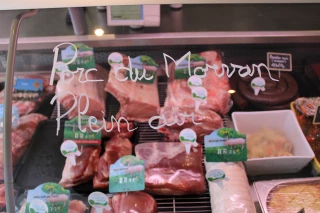 Le porc local arrive sur les étals