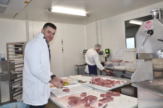 Une Cuma pour investir dans un atelier  de découpe de viande